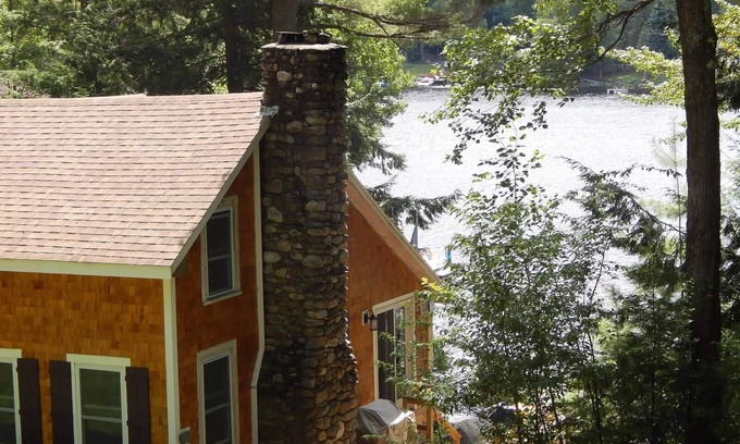 Acworth Cabaña | Por excelencia de Nueva Inglaterra Lake Front Cottage