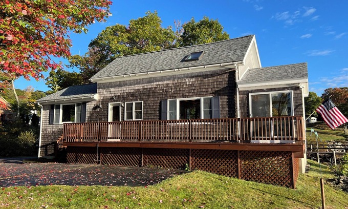 Sebascodegan Island Cabaña | Quintessential oceanfront Maine cottage on the shore of picturesque Cundy`s Harbor!
