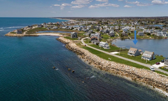 Matunuck Casa | Quintessential Waterfront Beach Home-Steps away to private association beach and East Matunuck beach
