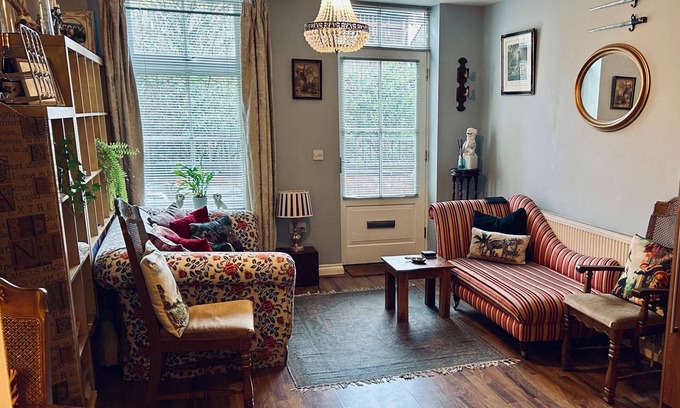 Macclesfield Apartamento | Beautiful town centre apartment by river & station