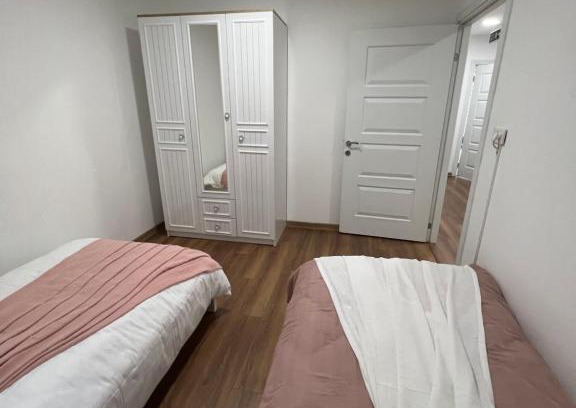 Basaksehir Apartamento | Quite and nice Villa floor