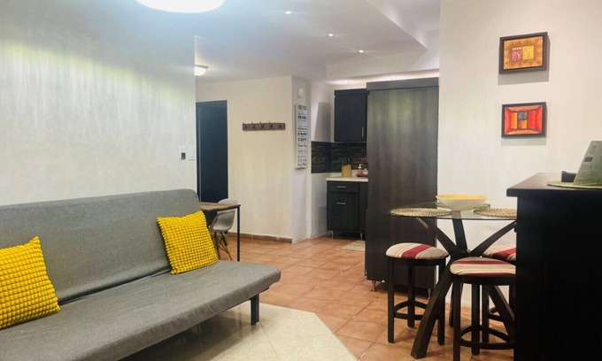 Gobernador Pinero Apartamento | Quite and private near restaurants,malls and atractions