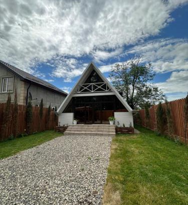 Qusar Otro | Qusar A-frame green garden
