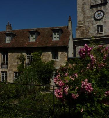 Besancon Old Town Apartamento | Résidence Charles Quint