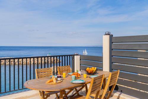 8th Arrondissement Apartamento | Résidence Les Goudes, appartements accés direct à la plage, vue mer