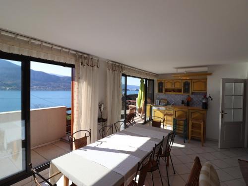 Talloires-Montmin Apartamento | Résidence moderne 4* avec terrasses et TV, proche du lac - FR-1-432-7