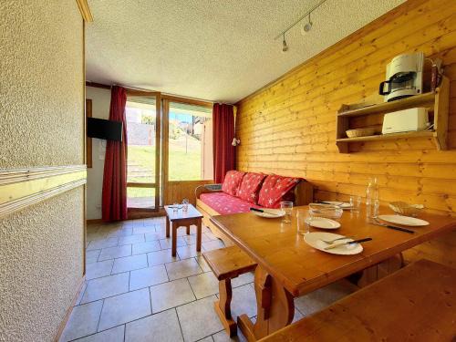 Les Menuires Apartamento | Résidence Villaret - Appartement lumineux · Départ et retour skis aux pieds · Terrasse de plain pied MAE-2454