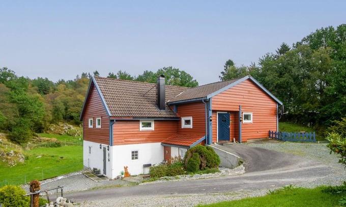 Tysnes Casa | Rødehuset by Interhome
