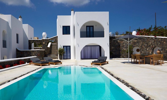 Exo Gialos Villa | R 1475 Petra Amor Hideaway Villas