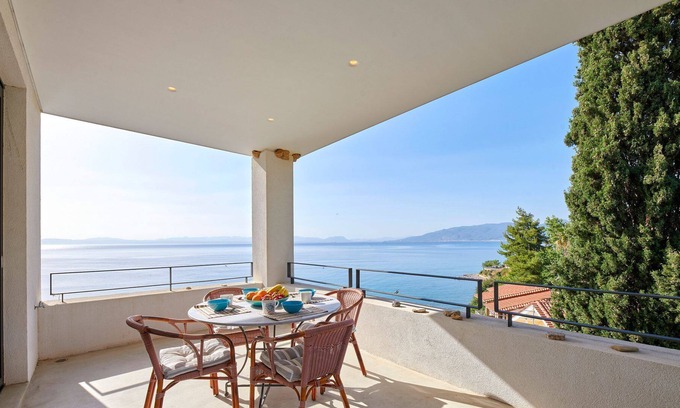Kitries Villa | R 3037 Two Bedroom Apartment Split Level Cape Kitries