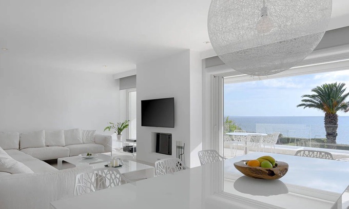 Koukaki Villa | 3392 Luxurious Beachfront Villa Maira