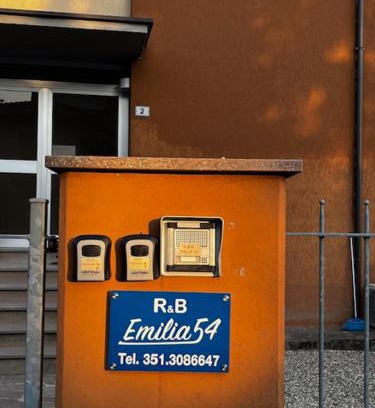 Cadeo Cama Y Desayuno | R&B Emilia