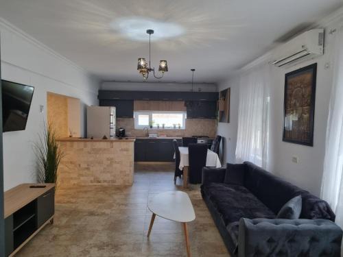 Eforie Sud Casa | R i A N A 1
