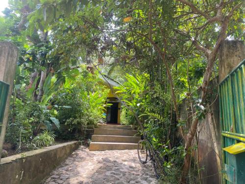 Dodanduwa Casa | R&N Yellow House