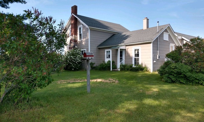 Carp Lake Otro | R&R Farmhouse.