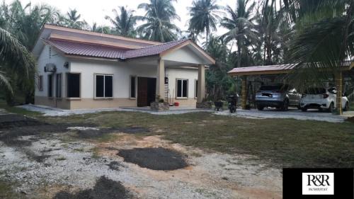 Tanjung Karang Casa | R & R HOMESTAY