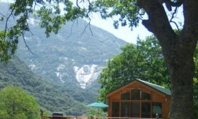 Three Rivers Cabina | ¡R&R EN UNA ACOGIDA CABINA SECRETA!