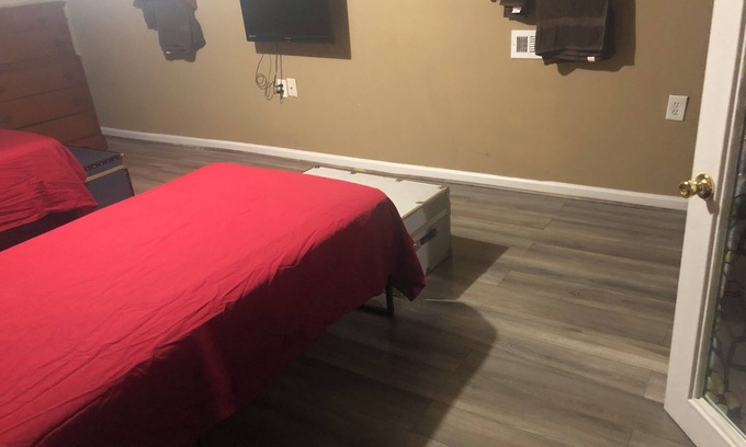 Braselton Casa | R/R in the country. Minutes away from downtown, family park, & high speed racing
