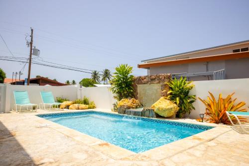 El Combate Apartamento | R&V Combate Beach House 1 with Pool
