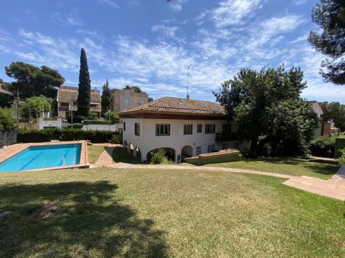 Segur de Calafell Apartamento | R161 Villa França 2 piscinas, jardín, tenis