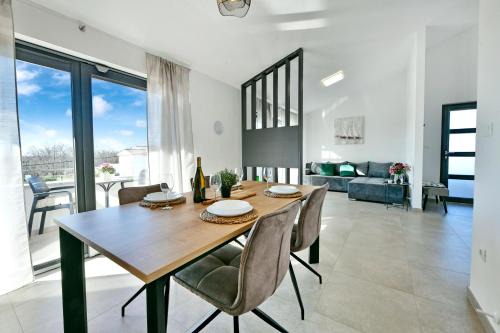 Vrh Lasici Apartamento | R2 Apartment by Residence Rudan
