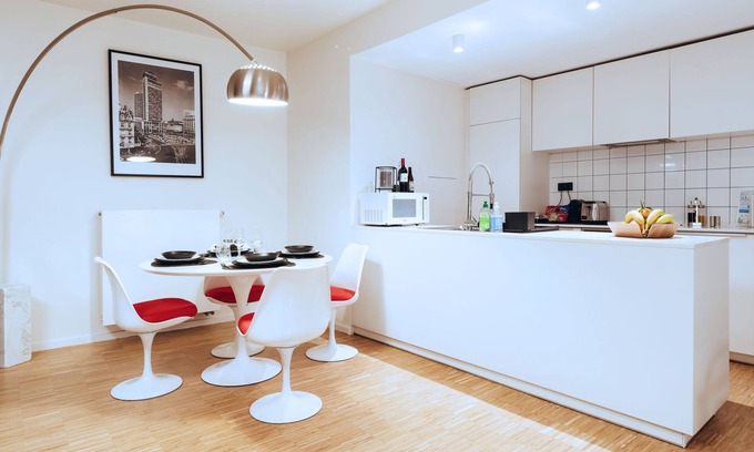 Saint-Josse-ten-Noode Apartamento | R213 - Urban Skyline Escape w/ Lovely Terrace