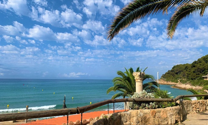 El Roc de Sant Gaieta Villa | R44 Magnifica villa para 12 con gran jardin y piscina 600m de la playa