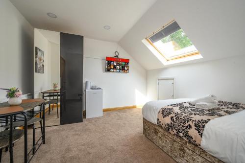 Batley Casa | -RA7B- For your relaxed and Cosy stay with Free WiFi