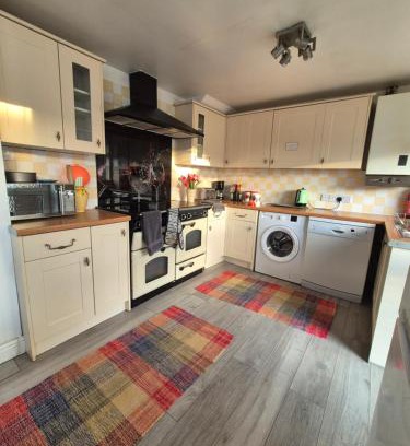 Bicester Casa | Rabbit Haven- Near Bicester Village & Town - ShireStays