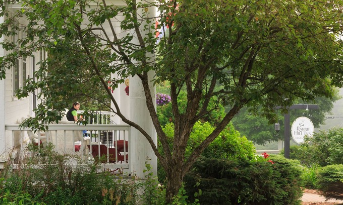 Lower Waterford Hotel | Rabbit Hill Inn
