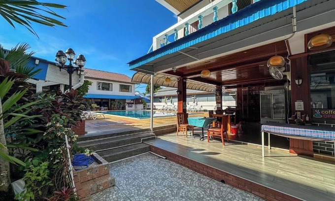 Nanai Road Hotel | Rabbit Mansion Patong Hotel