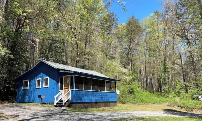 Clarkesville Cabina | Rabun Cabin at Bleu Canoe Campground