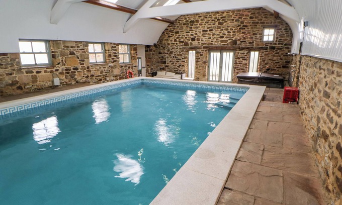 Wolsingham Cabaña | RABY COTTAGE, pet friendly, with pool in Wolsingham