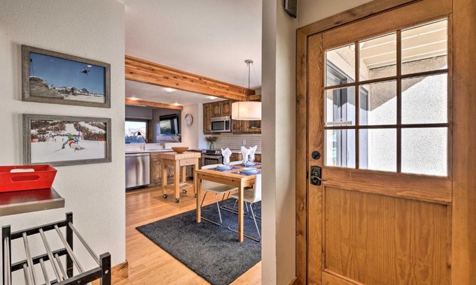Park Meadows Casa | Racquet Club Condo - 2 Miles to PC Mountain!