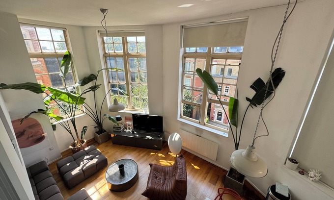 Stepney Green Apartamento | Radiant 1BD Maisonette Retreat, Whitechapel