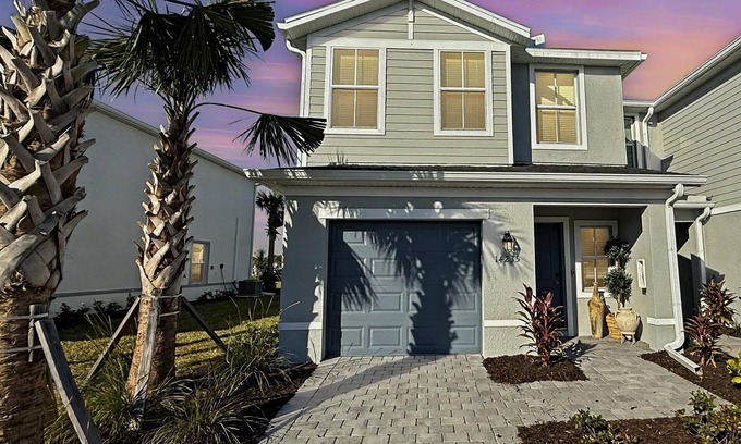 Braden River Casa | Radiant Retreat- luxe Living
