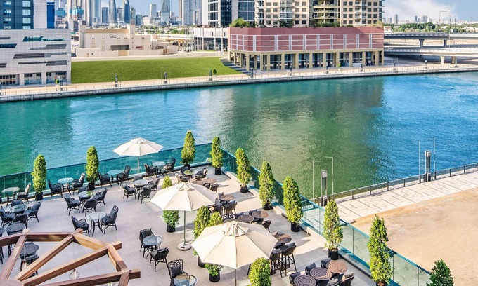 Business Bay Hotel | Radisson Blu Hotel, Dubai Canal View