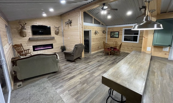 Pittsburg Cabina | Radley Refuge