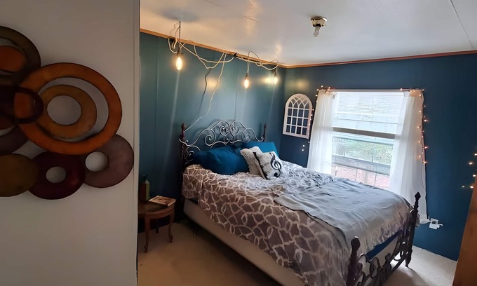 Burnsville Casa | Rae's Place-Charming Mountain Getaway 2-bedroom house with AC in Burnsville