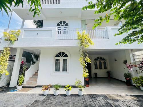 Daluwakotuwa Hotel | Rael Residence