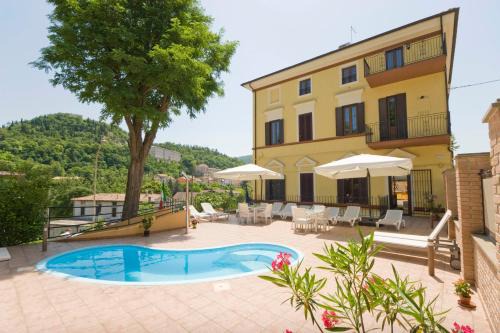 Sassoferrato Apartamento | Raffaello Residence
