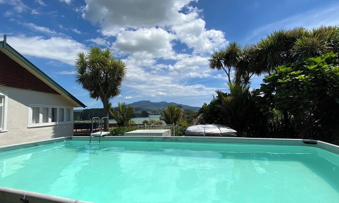 Raglan Otro | Grandes puestas de sol desde nuestra enorme piscina y piscina Spa