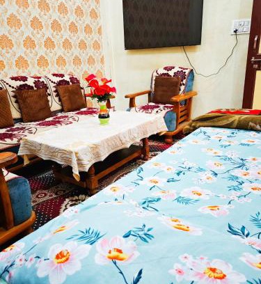 Naini Casa | Rai Homestay