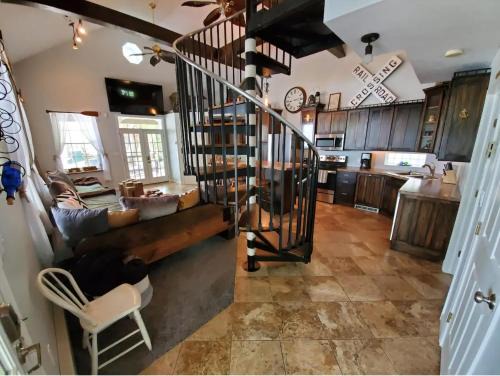 Huron Casa | Railroad Riverhouse at Whispering Walleye