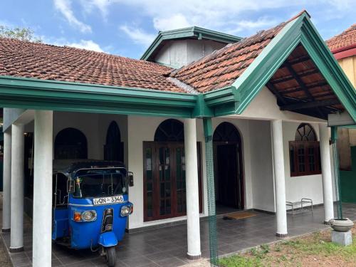 Ekala Casa | Railside House
