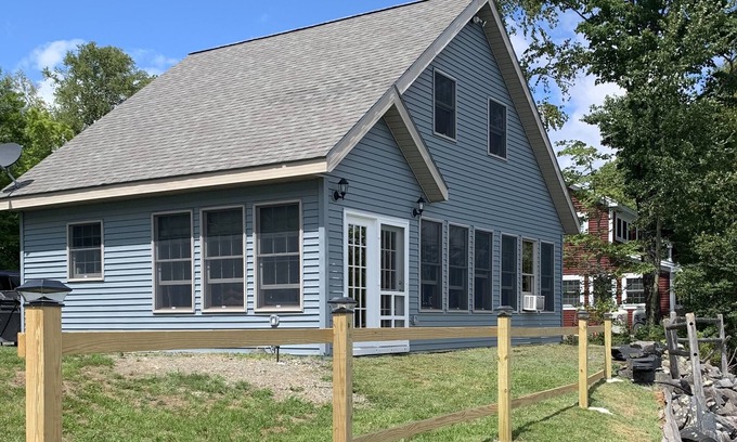 Greenville Cabaña | Railway camp on Moosehead Lake
