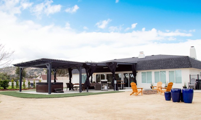Rainbow CDP Casa | Rainbow Canyon Retreat: Hot Tub, Fire Pit, Games Room - Sleeps 16+
