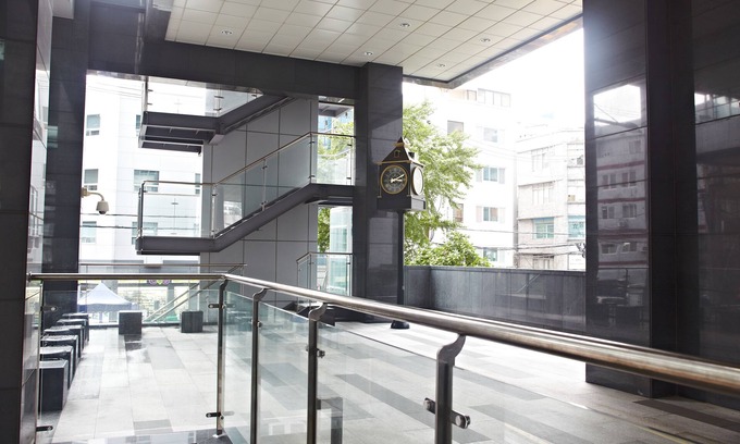 Pil-dong Hotel | Rainbow Hotel Myeongdong