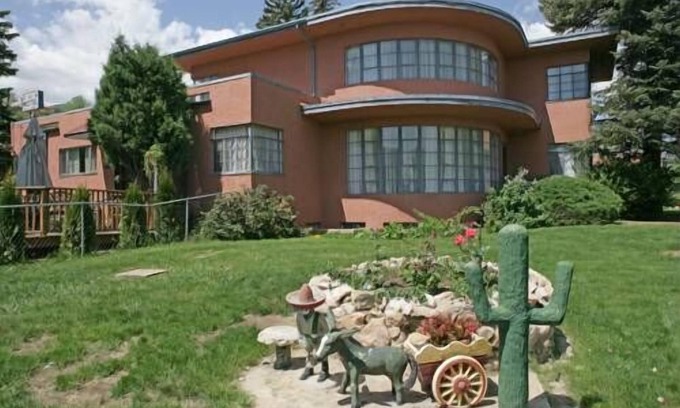 West Colorado Springs Hotel | Rainbow Lodge and Inn