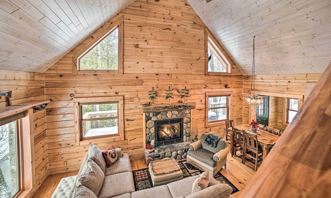 Irons Cabina | 'Rainbow Lodge' at Scenic Double J River Camp